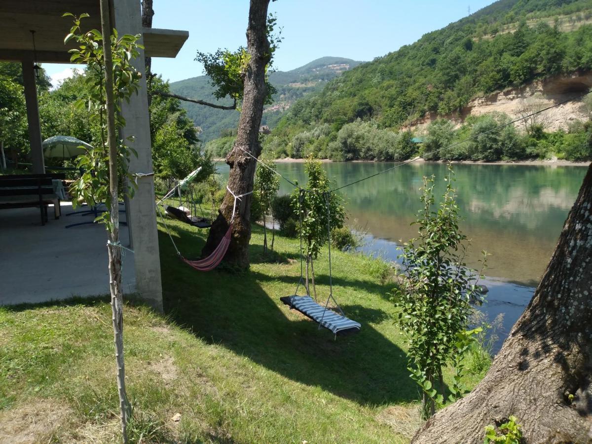 Vikendica Pored Drine Foca Handici Extérieur photo